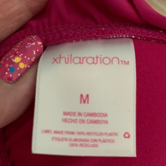 Raspberry ruffled bikini - Picture 3 of 3